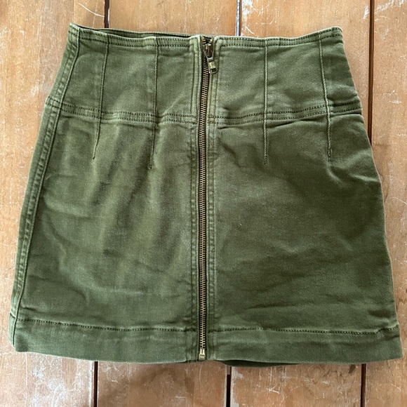 Olive green free people zip up mini skirt - Picture 1 of 3